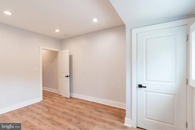 Building Photo - 5111 Willows Ave