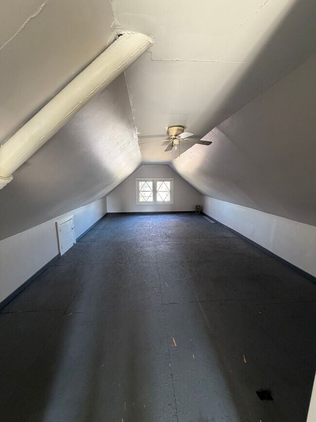 Building Photo - 10327/10325 Ignatius Ave