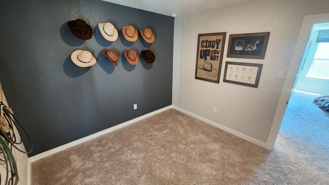 Building Photo - University Village -4bd, 2bth/Hausman Rd