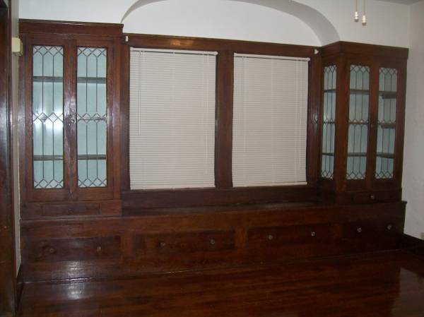 Building Photo - 2074 Clarence Ave
