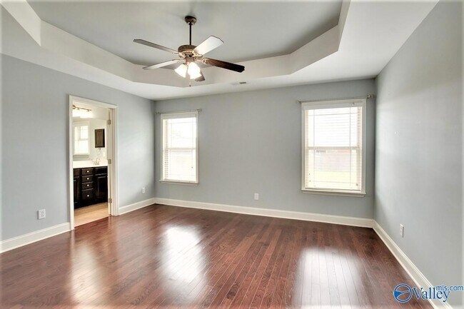 Building Photo - 24603 Rolling Vista Dr