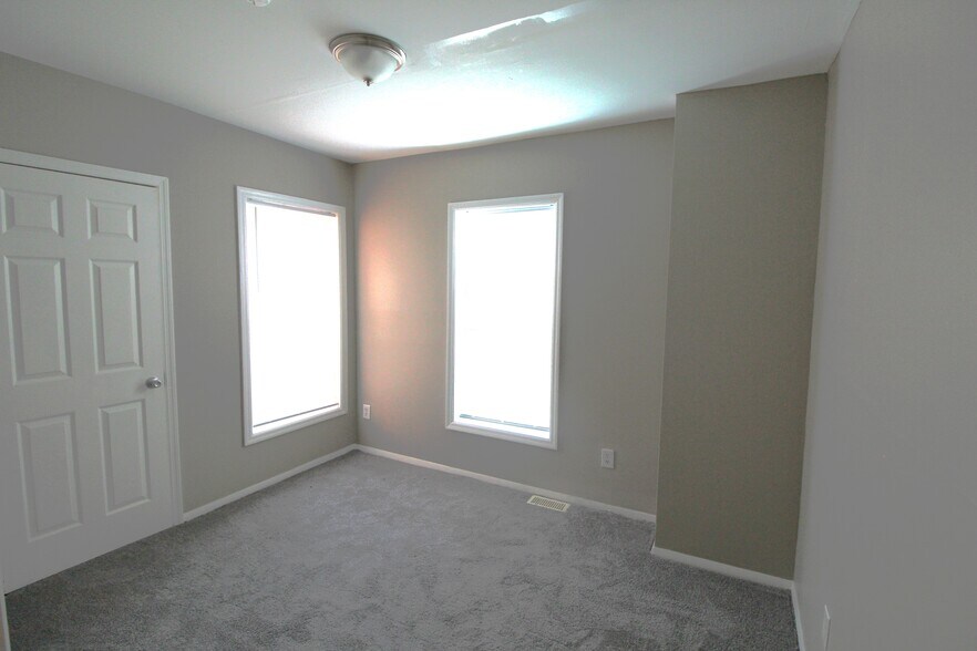 BR3 - 392 N Garfield Ave