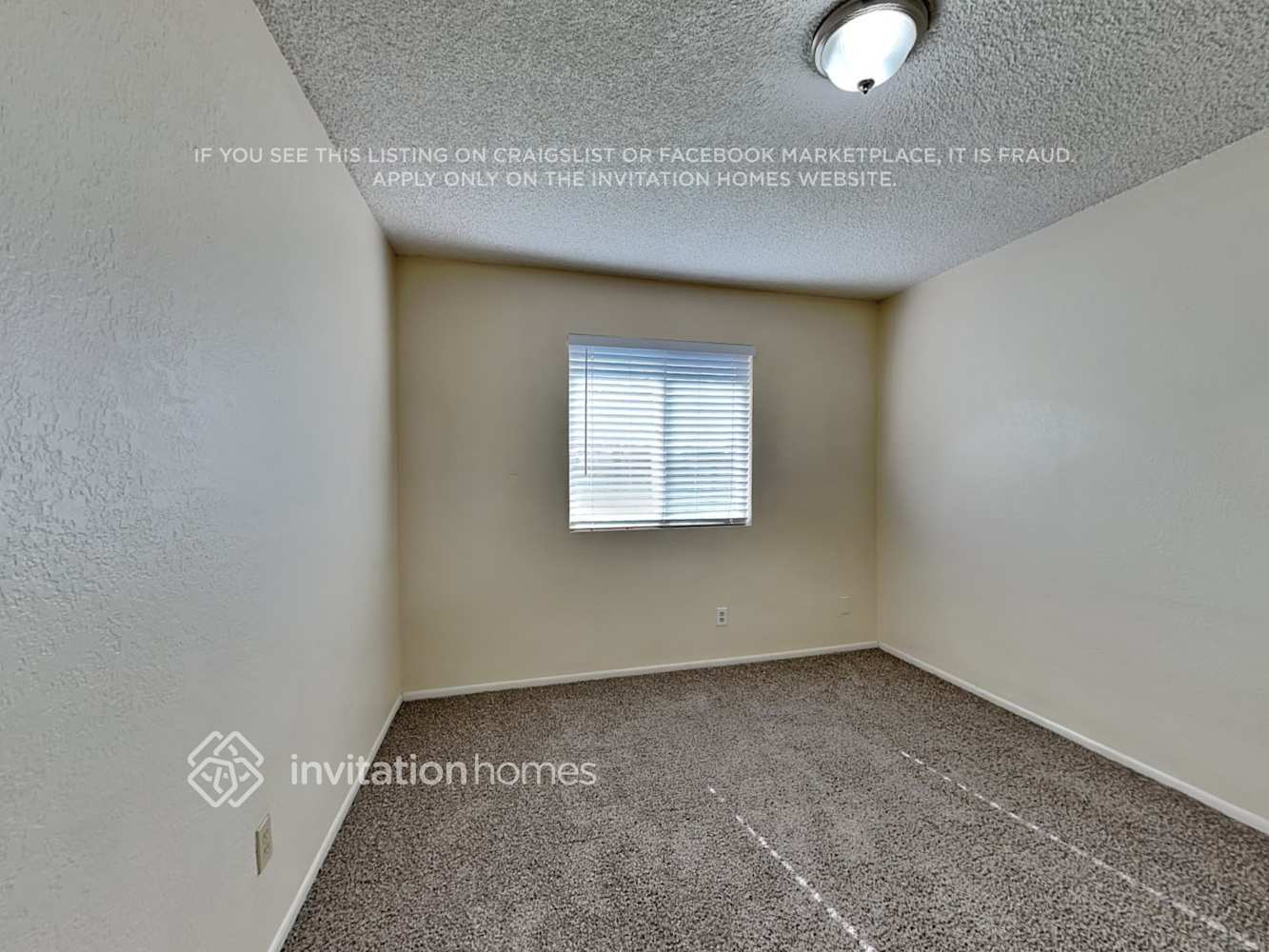 Building Photo - 208 N 100th Pl