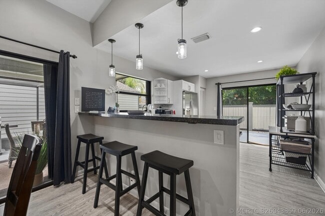 Building Photo - 2482 Bedford Mews Dr