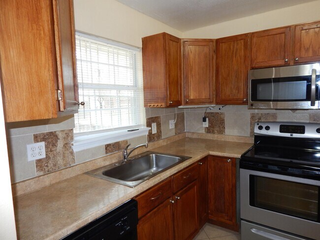 Building Photo - 507 Duncan Ave