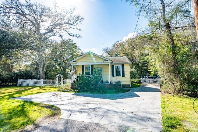 Building Photo - 1235 Ashley Hall Rd