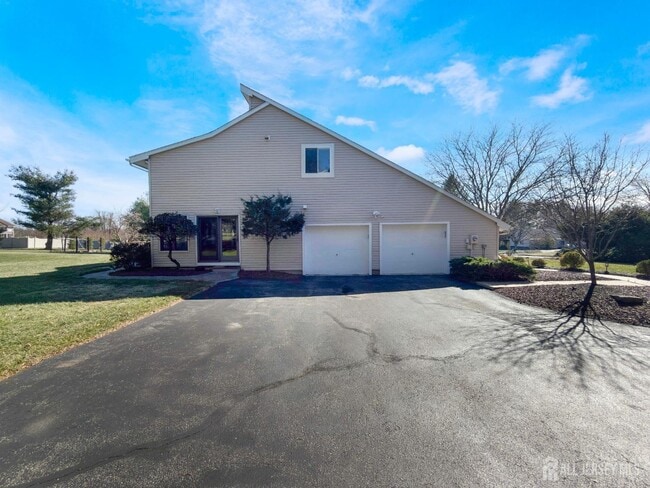 Building Photo - 592 Cabot Hill Rd