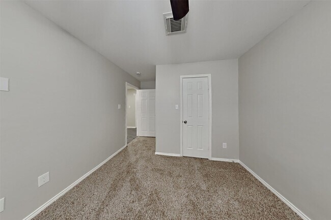 Building Photo - 3707 Cane Lake Dr