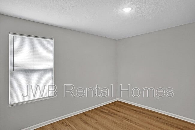 Building Photo - 2034 Commonwealth Ave