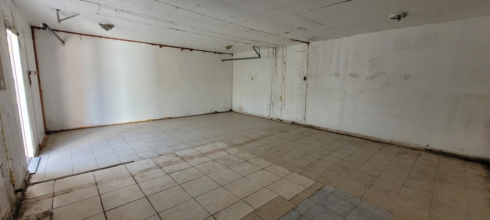 Building Photo - 1801 1/2 Tyler Ave