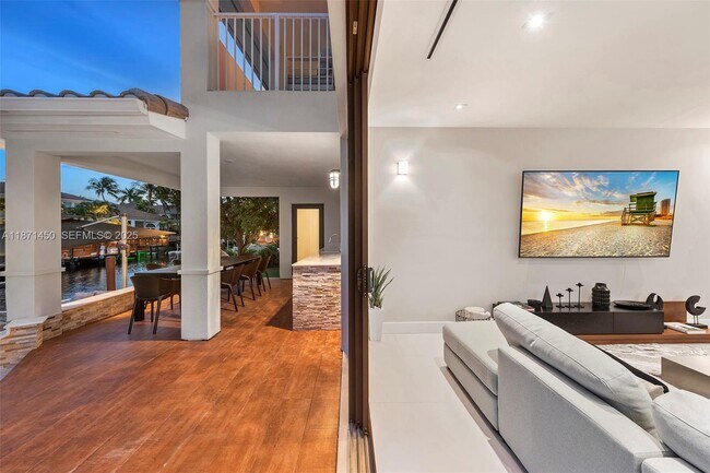 Building Photo - 850 Washington St