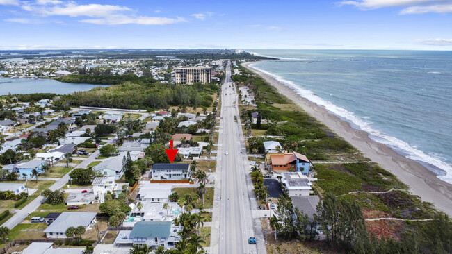 Building Photo - 1115 S Ocean Dr