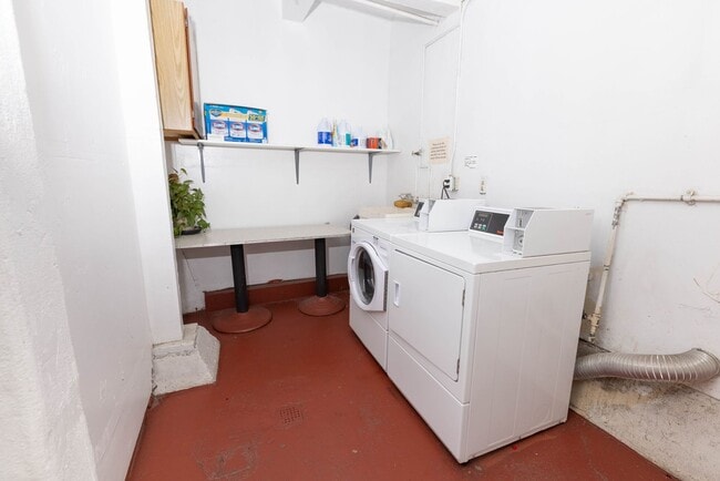 Building Photo - OPEN HOUSE: Tuesday (7/8)  6:00pm-6:30pm. ...