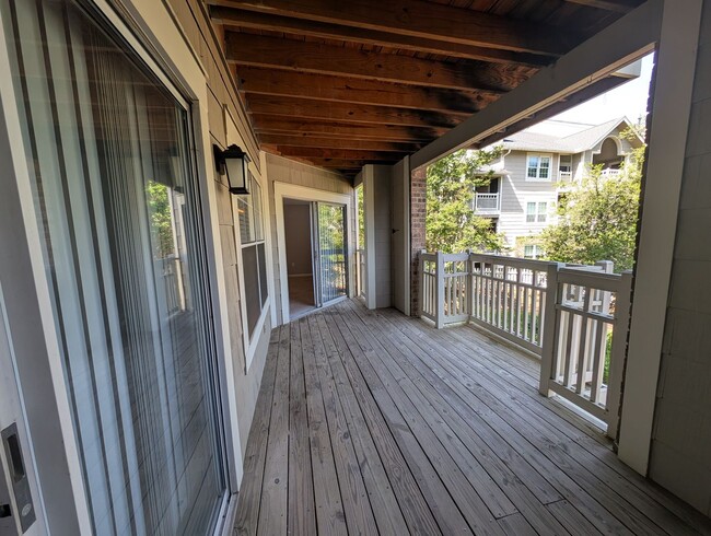 Building Photo - Pristine 2BD/2BA Condo in Southpark!