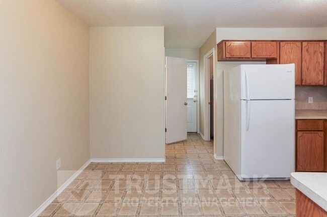 Building Photo - 2710 Vernice Loop