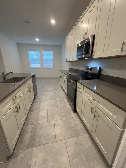 Building Photo - 3132 Country Side Dr