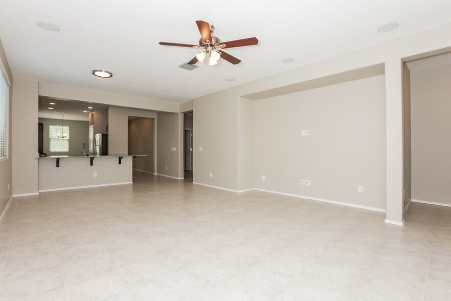 Building Photo - 4532 W Vervain Ave