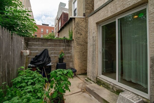 Building Photo - 1230 S 24th St