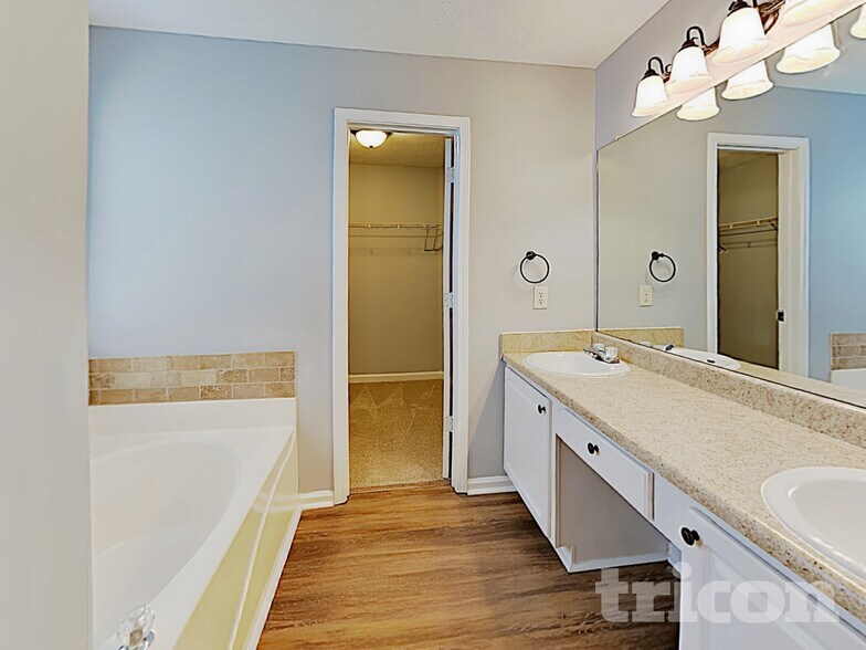 Building Photo - 705 Claven Ct
