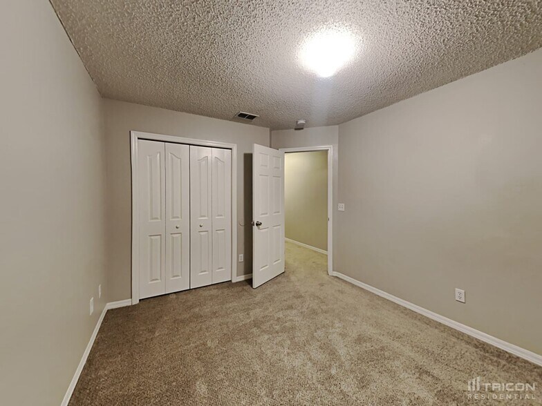 Building Photo - 1708 Scotch Pine Dr