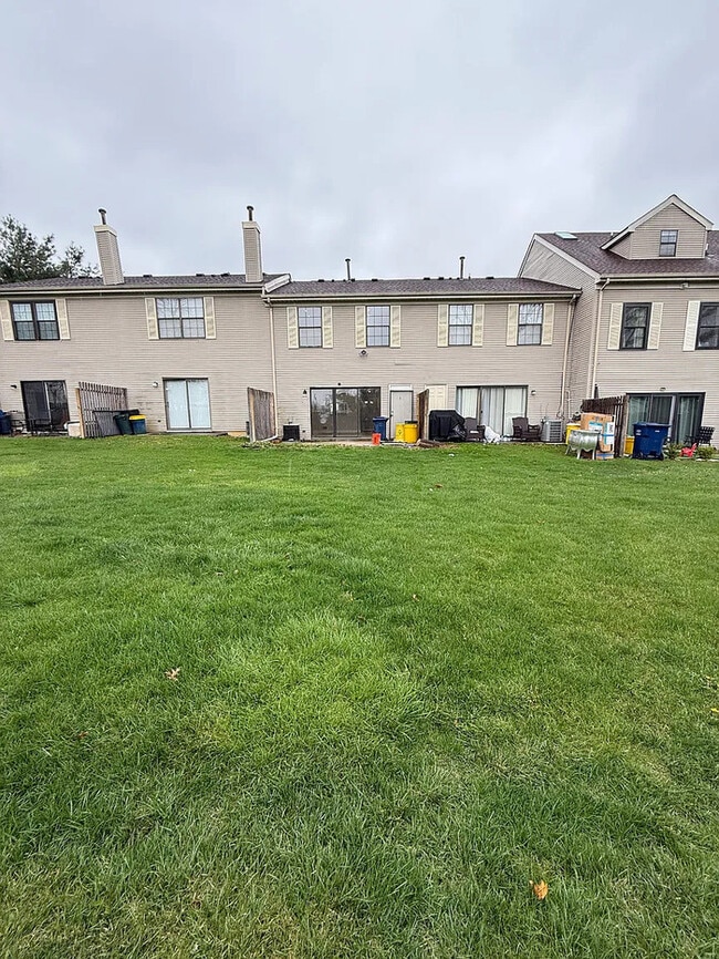 Building Photo - 11 Van Buren Pl