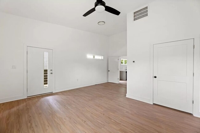 Building Photo - Room in 3 Bedroom Home at State St