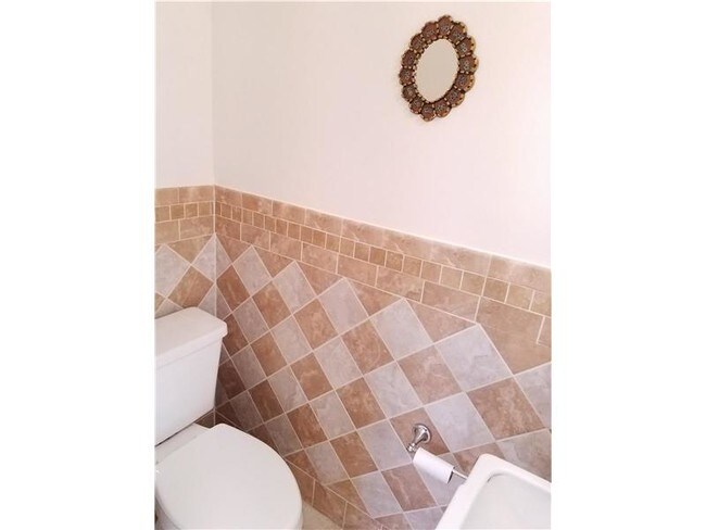 Building Photo - 3406 SW 16th Terrace