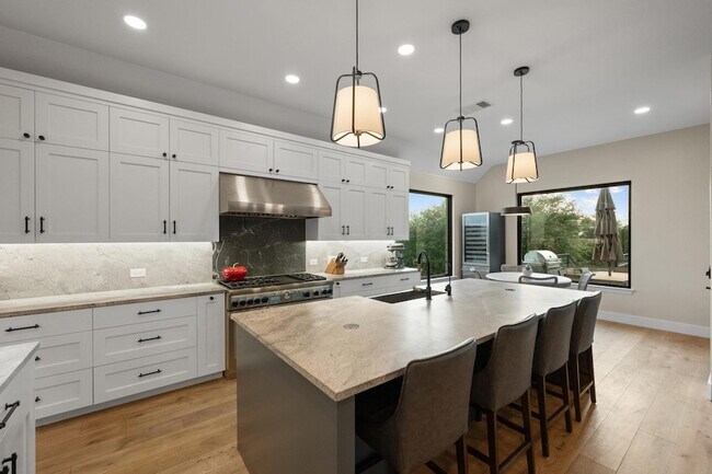 Building Photo - 4518 Diamante Dr