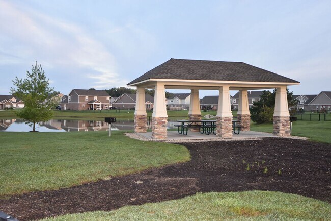 Building Photo - New Palestine 4 Bedroom Home