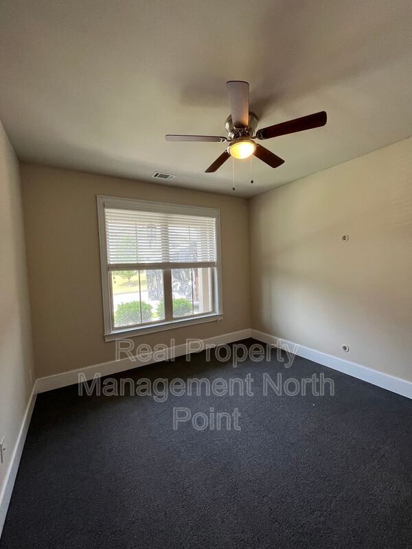 Building Photo - 184 Gray Trl