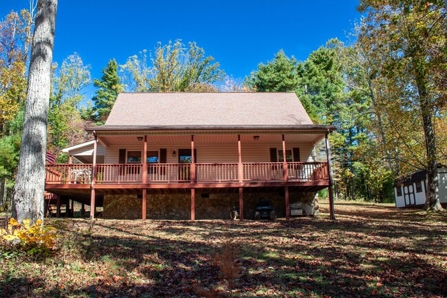 Building Photo - 450 Rhododendron Ln