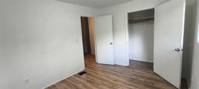 Building Photo - 2640 SW 31st Pl