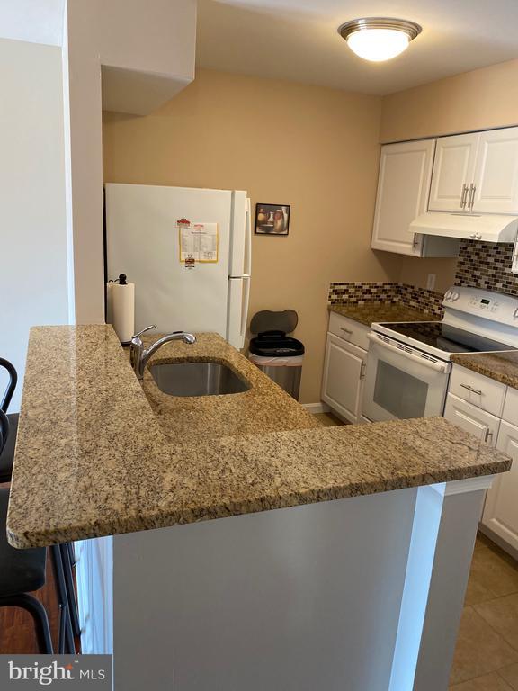 Building Photo - 5833 Orchard Hill Ct
