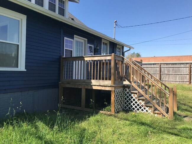 Building Photo - 1001 S 8th St