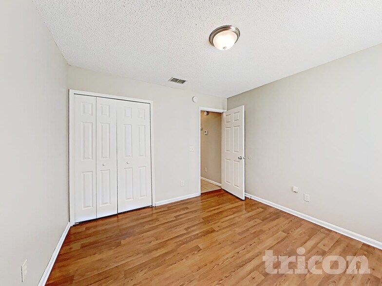 Building Photo - 522 Jimbay Dr