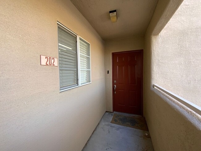 Building Photo - 1908 Tierra Vista Dr