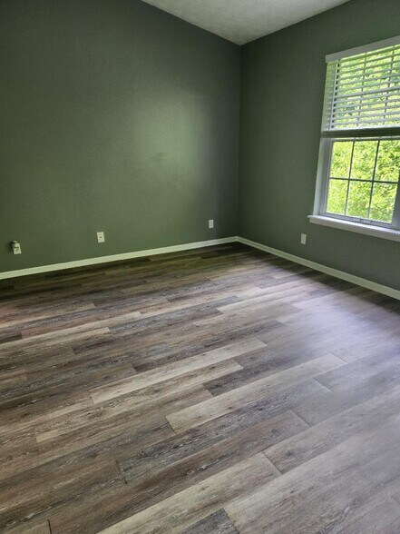 Building Photo - 3708 Magenta Ln