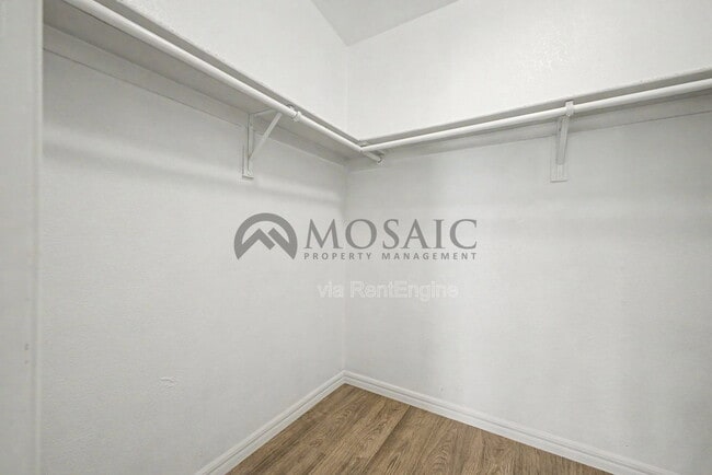Building Photo - 1625 S 74th St