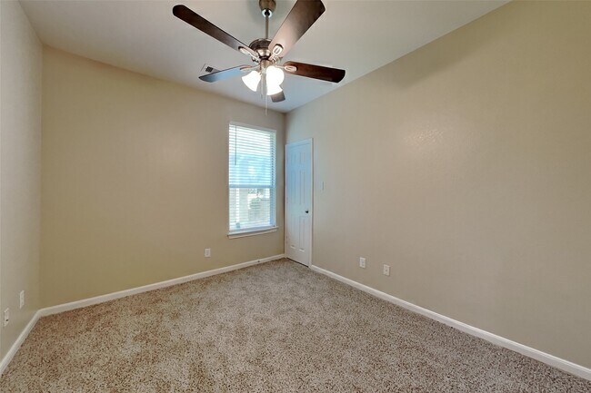 Building Photo - 12419 Adams Ridge Ln