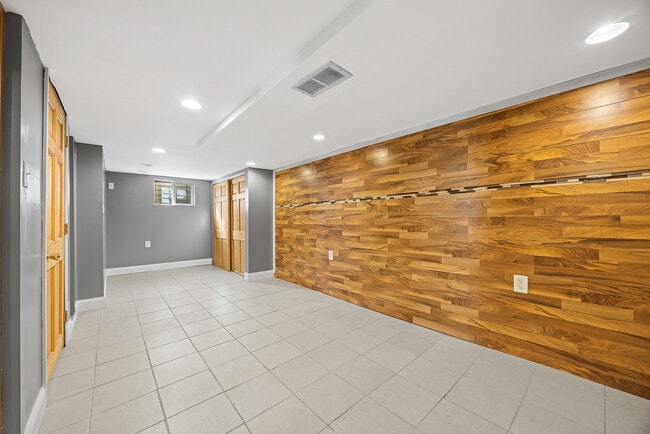 Building Photo - 6812 S Lafayette Ave
