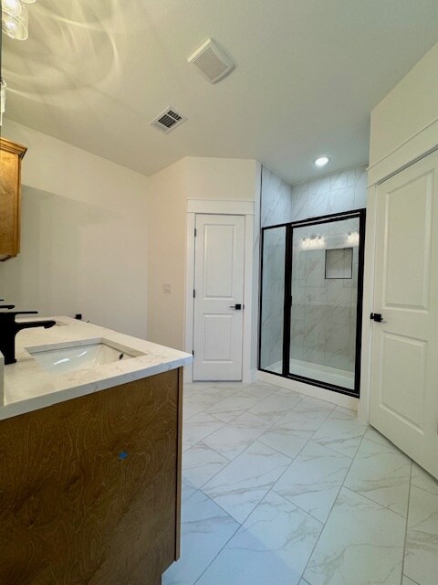 Building Photo - 38 Woodbridge Dr