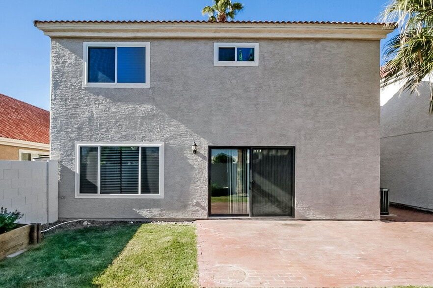 Building Photo - 521 N Red Rock St
