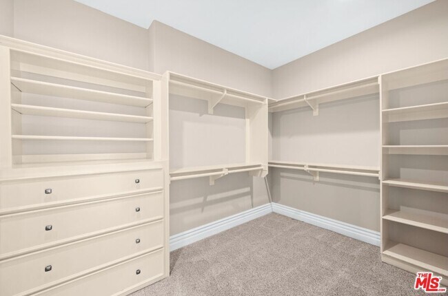 Building Photo - 11221 Briarcliff Ln