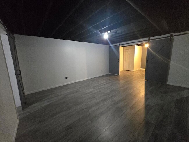 Building Photo - 10091 Pearwood Dr