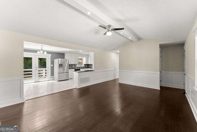 Building Photo - 4035 Thames Dr