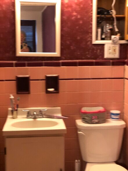 Building Photo - 4738 Friendship Ave