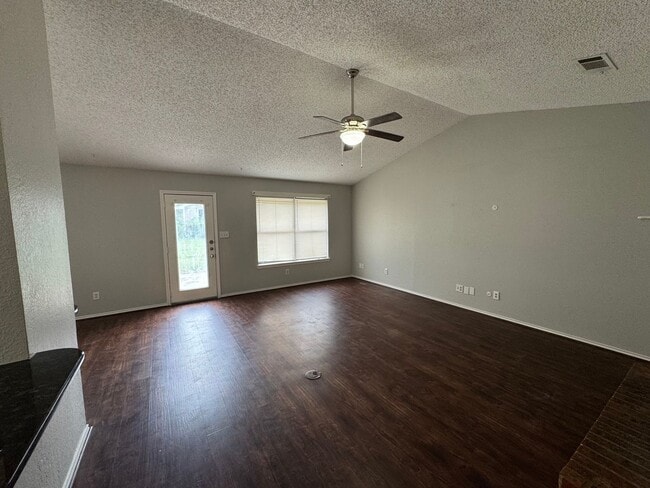 Building Photo - Updated Midway ISD 5 Bedroom