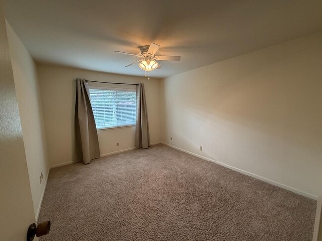 Building Photo - 1428 W Calimyrna Ave