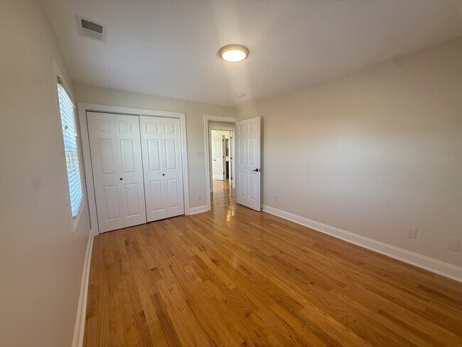 Building Photo - 1430 Simona Dr