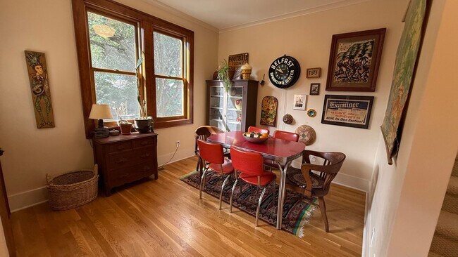 Building Photo - Beautiful Fully Furnished Home in Close-In...